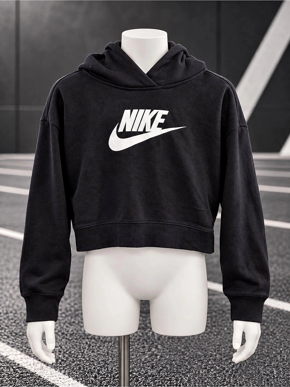 Nike Kids Extra Large Black Cropped Hoodie / Women’s Medium